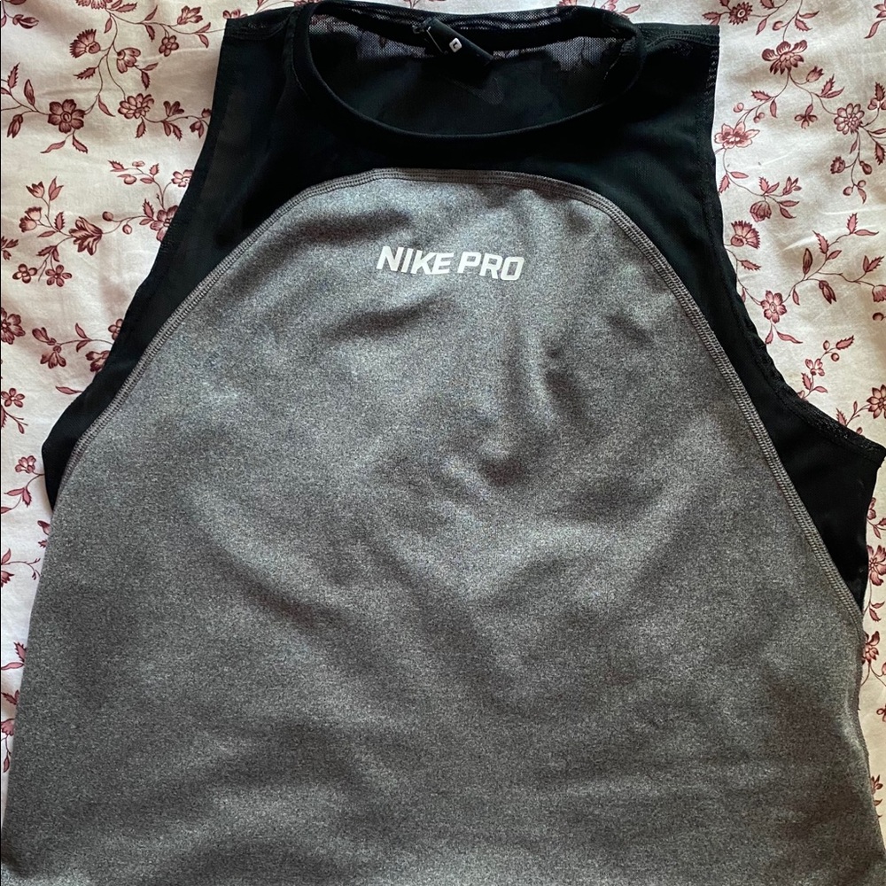 Nike top